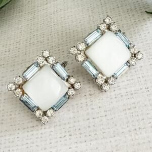 Vintage Coro rhinestone & thermoset plastic square clipback earrings blue white